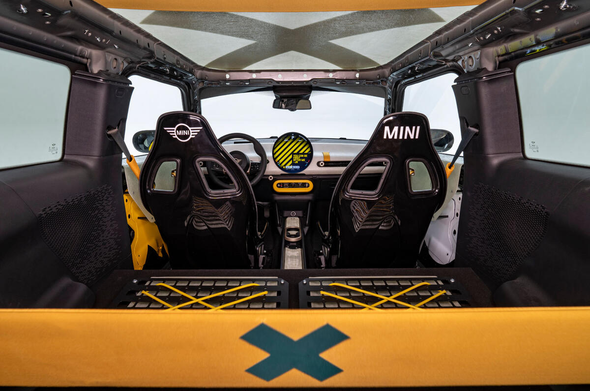 Δύο νέα Cooper JCW τιμούν την αγωνιστική κληρονομιά της ΜΙΝΙ